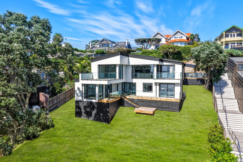 220A Lake Road0-11