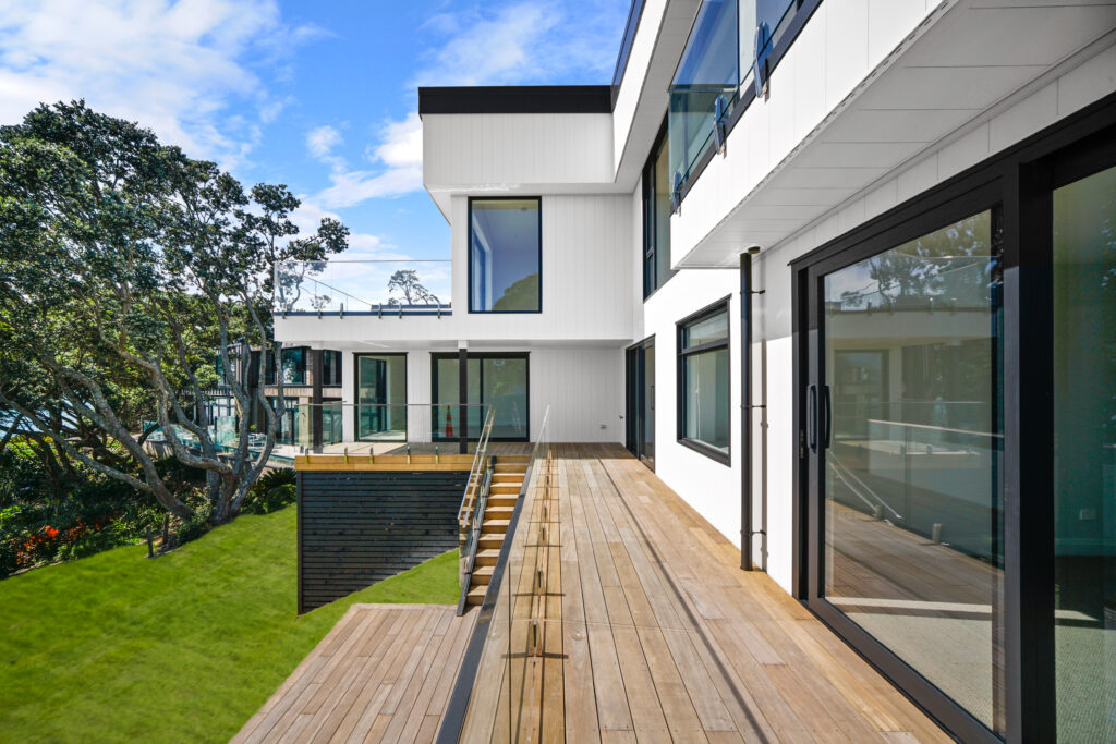 220A Lake Road0-7